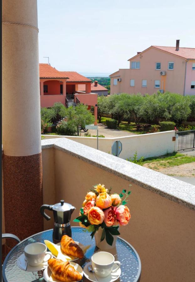 Apartman Nicol Ližnjan Εξωτερικό φωτογραφία